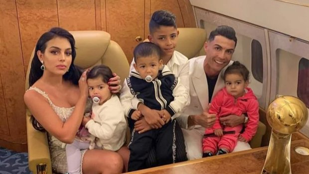 Ronaldo və Corcina əkizlərinə doğum günü keçirdilər - FOTO