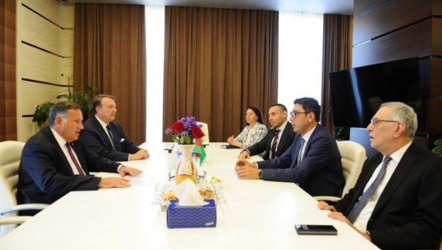 Fərid Qayıbov Avropa Olimpiya Komitələrinin prezidentini qəbul etdi