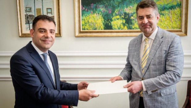 Azərbaycan səfiri etimadnaməsinin surətini Ukrayna XİN-ə təqdim edib