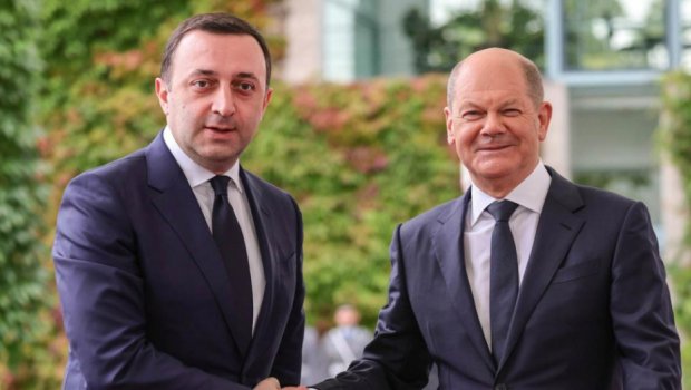 Qaribaşvili Olaf Şoltsla dünyada təhlükəsizlik mühitindən DANIŞDI 