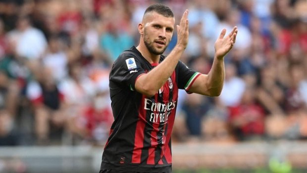 “Beşiktaş” “Milan”ın futbolçusuna təklif göndərdi