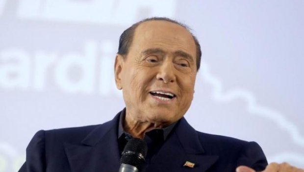 Berluskoni vəfat etdi