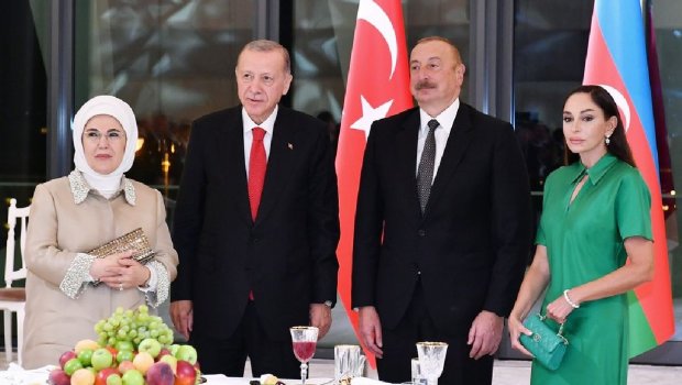 Bu məşhurlar Prezidentlərin qarşısında ÇIXIŞ ETDİLƏR - FOTO/VİDEO