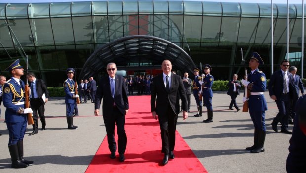 Ərdoğanı Heydər Əliyev Beynəlxalq Aeroportunda İlham Əliyev yola saldı - FOTO/VİDEO