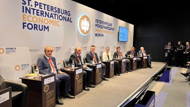 Baş prokuror Peterburq Beynəlxalq İqtisadi Forumunda çıxış edib - FOTO 