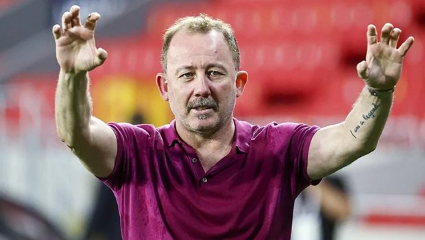 Sərgən Yalçın “Neftçi” ilə müqavilə İMZALAYACAQ  