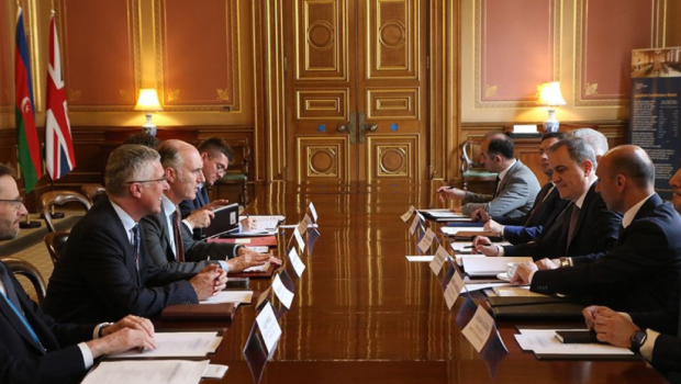 Fergus Auld Londonda Ceyhun Bayramovla nəyi müzakirə etdi?