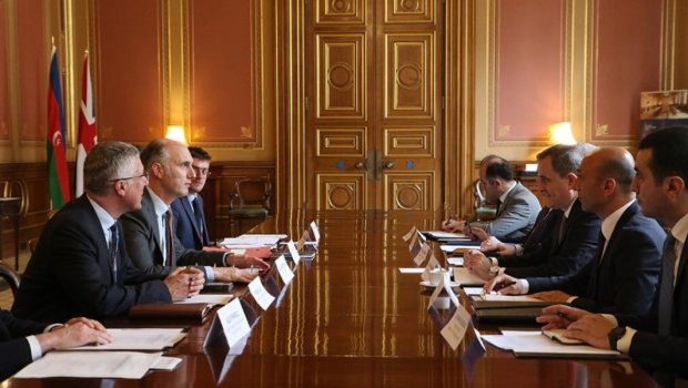 Azərbaycan-Birləşmiş Krallıq arasında Strateji Dialoqun iclası keçirilib - FOTO 