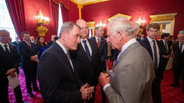 Ceyhun Bayramov kral III Çarlzın Müqəddəs Ceyms Sarayında təşkil etdiyi qəbulda iştirak edib