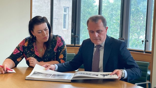 Britaniya rəsmisi Azərbaycanda mina təhlükəsi barədə məlumatlandırılıb - FOTO 