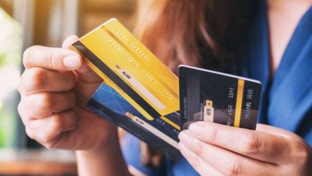 Əcnəbilər bu il Azərbaycanda bank kartları ilə hansı həcmdə əməliyyat aparıblar?