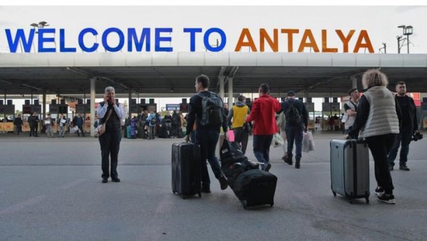Antalyaya bu il təyyarə ilə 5 milyondan çox turist gəlib