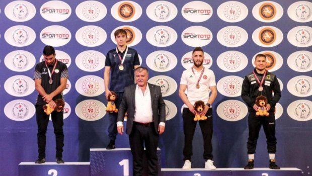 Azərbaycan güləşçiləri Türkiyədə 12 medal qazandılar