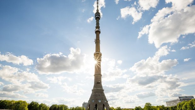 Moskvanın “Ostankino” teleqülləsində bomba HƏYƏCANI: Ziyarətçilər təxliyə edilib 