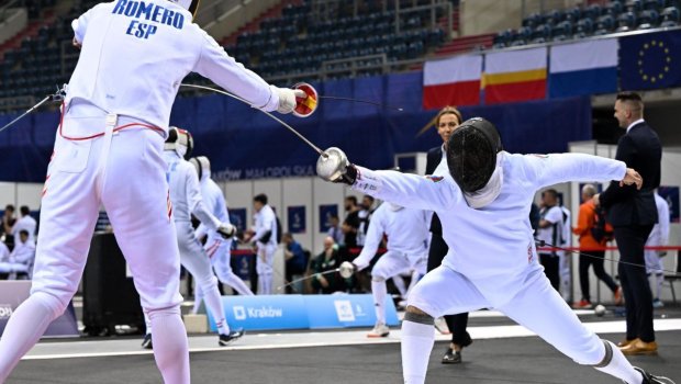 İki qılıncoynadanımız PLAY-OFFDA - FOTO