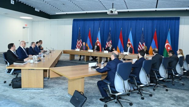 Blinkenin iştirakı ilə Azərbaycan və Ermənistan XİN rəhbərlərinin görüşü keçirilir - FOTO 