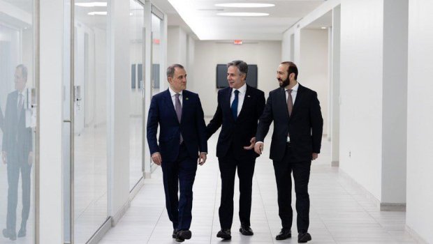 Blinkenin iştirakı ilə Azərbaycan və Ermənistan XİN başçılarının görüşü BAŞLAYIB 