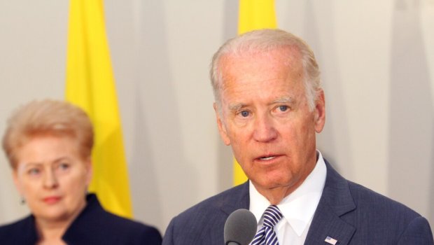 Bayden oksigen maskası ilə yatır – Ağ Ev açıqladı