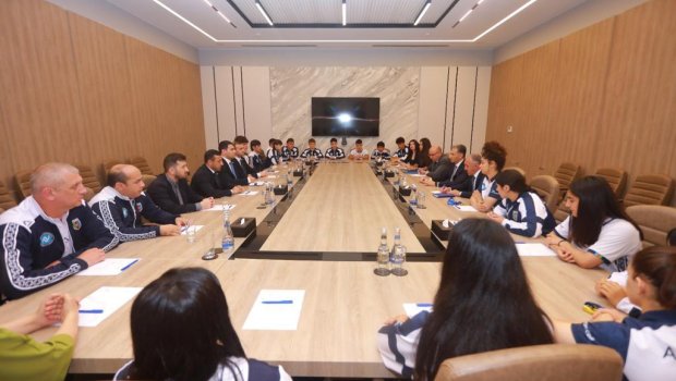 Rəşad Nəbiyev Avropa çempionatında tarixi nəticə göstərən cüdoçuları qəbul edib