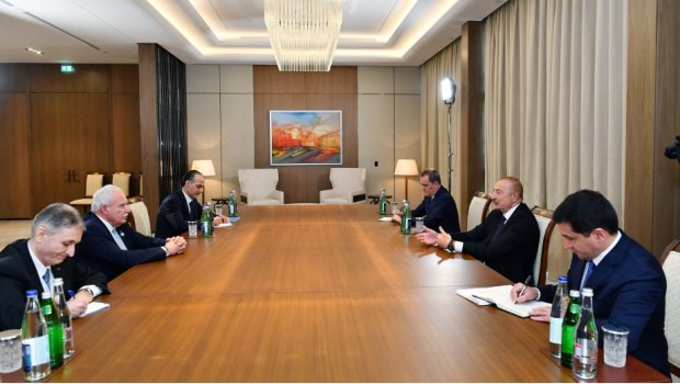 İlham Əliyev Fələstinin xarici işlər naziri ilə görüşdü - VİDEO