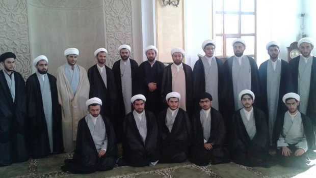 Ölkəmizdə əksər din xadimləri niyə İran mollaları kimi GEYİNİR? – İlahiyyatçıdan SENSASİON FAKTLAR