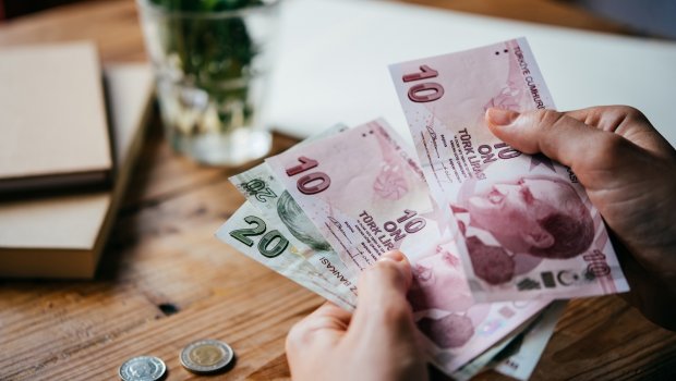 Türkiyədə dollar 26 lirəni KEÇDİ  