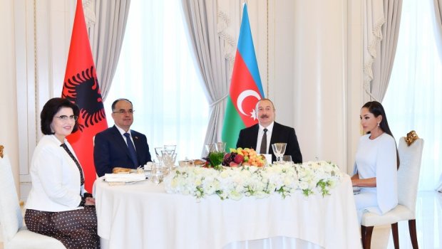 Bakıda Albaniya Prezidenti və xanımının şərəfinə rəsmi lanç verilib – VİDEO