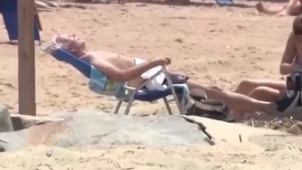 Bayden çimərlikdə belə dincəlir - ANBAAN VİDEO