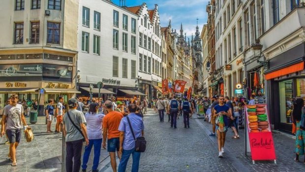 Avropa İttifaqında əhalinin sayı 450 milyon nəfərə yaxınlaşdı