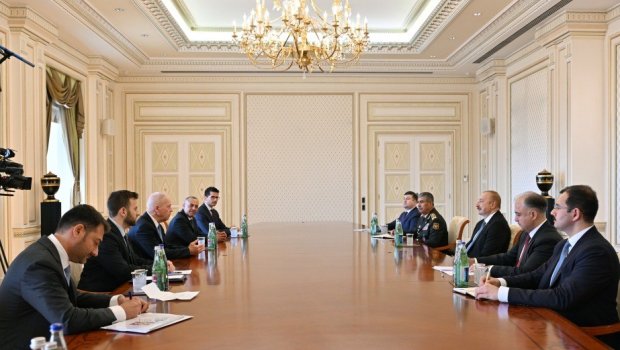 İlham Əliyev İsrailin müdafiə nazirini qəbul ETDİ - VİDEO