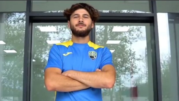 “Kəpəz” “Səbail”in futbolçusunu heyətinə qatdı