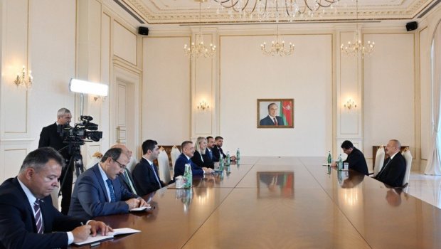 İlham Əliyev Türkiyədən olan deputatları qəbul etdi - FOTO