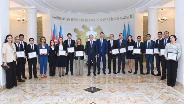 Nazir Heydər Zirvəsinə yürüş etmiş XİN əməkdaşlarına TƏŞƏKKÜR ETDİ - FOTO