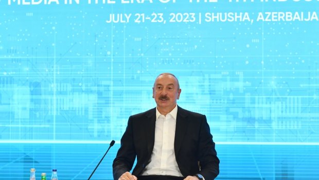 Prezident: Sosial media və ənənəvi KİV-lər məsələlərdən xəbərdar olmaqda mənə kömək edir