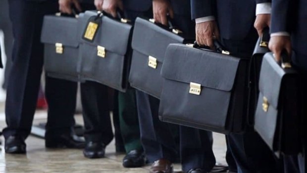 Siyasi partiyalarla bağlı YENİ TƏLƏB  