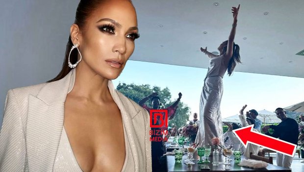 Cennifer Lopez 54 yaşını masanın üzərində rəqs edərək qeyd ETDİ – FOTO 