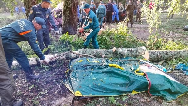 Rusiyada fırtına: 10 nəfər ölüb