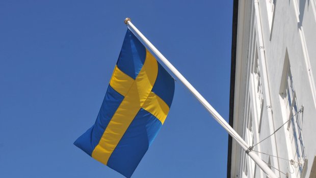 İzmirdə İsveç Konsulluğuna silahlı hücum olundu - Yaralı var - FOTO