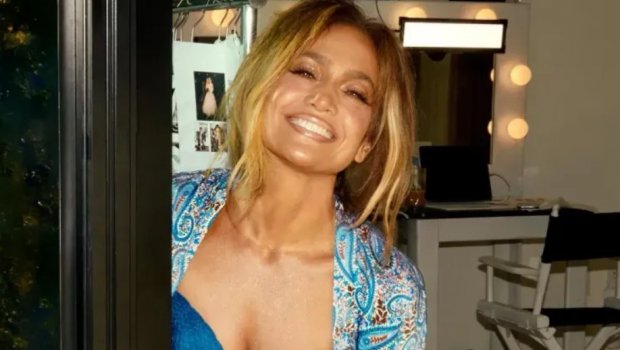 Cennifer Lopez alt-paltarda ağılları başdan aldı - FOTO