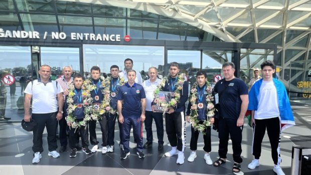 Dünya çempionatında 2-ci yeri tutan idmançılarımız vətənə qayıtdı - FOTO