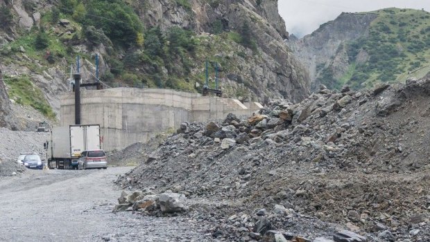 Gürcüstanda torpaq sürüşməsi nəticəsində ölənlərin sayı 11-ə ÇATDI 