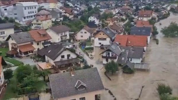 Sloveniyada qırmızı təhlükə səviyyəsi elan edildi - VİDEO