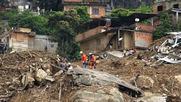 Gürcüstanda təbii fəlakət qurbanlarının sayı 15 nəfərə ÇATDI 