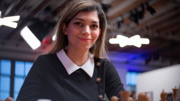 Ermənilər kişi tapmayıb, yenə qadınlarını İŞƏ SALDILAR...