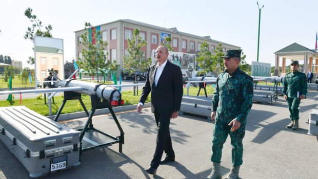 İlham Əliyev Sərhəd Qoşunlarının QARNİZON KOMPLEKSİNDƏ - FOTO