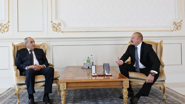 İlham Əliyev Rasim Balayevə “İstiqlal” ordenini TƏQDİM ETDİ - FOTO/VİDEO