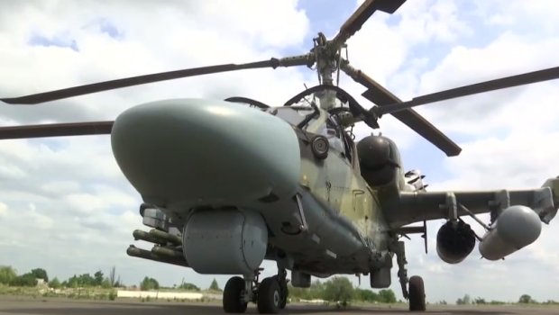 Rusiya K-52 Alliqator helikopterləri ilə HÜCUMA KEÇDİ - VİDEO 