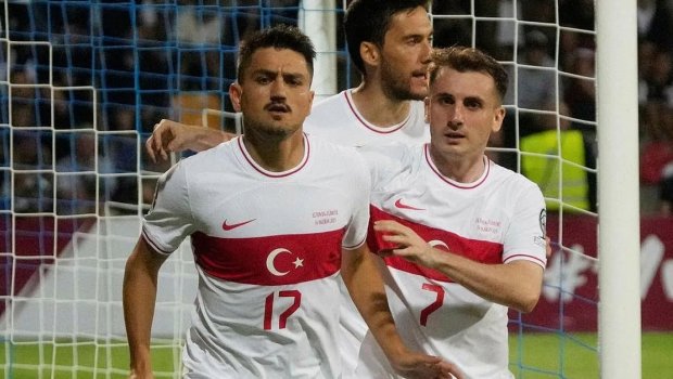 “Zenit” Türkiyə millisinin üzvünü transfer edir