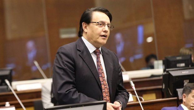 Ekvadorda prezidentliyə namizəd güllələndi - VİDEO