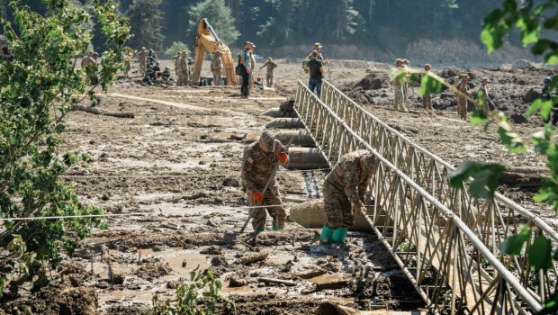 Gürcüstanda torpaq sürüşməsində ölənlərin sayı 24 nəfərə ÇATDI 